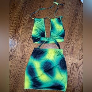 Green two piece skirt . Size M.